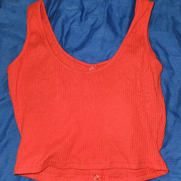 Medium button up tank top - Picture 2 of 2